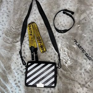 Off-White Diagonal Binder Clip Bag
